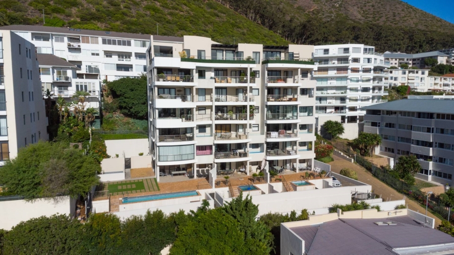 3 Bedroom Property for Sale in Sea Point Western Cape